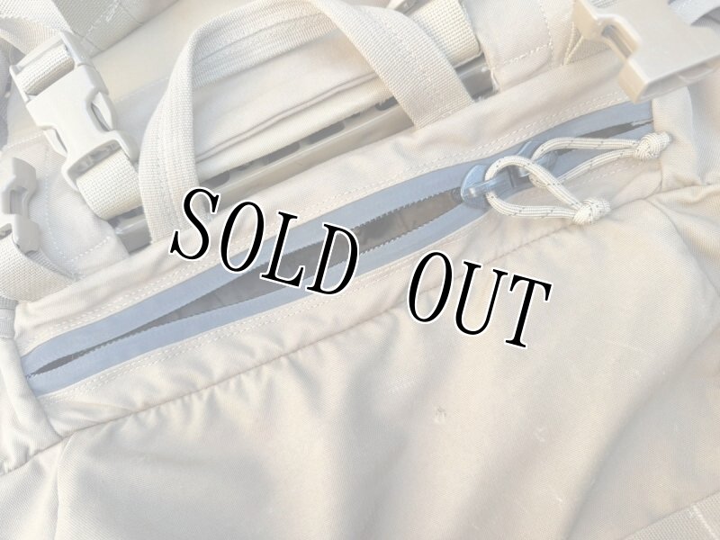 画像9: 米軍海兵隊実物  USMC PACK FILBE   EAGLE メインパック MYSTERY RANCH コヨーテ (9)