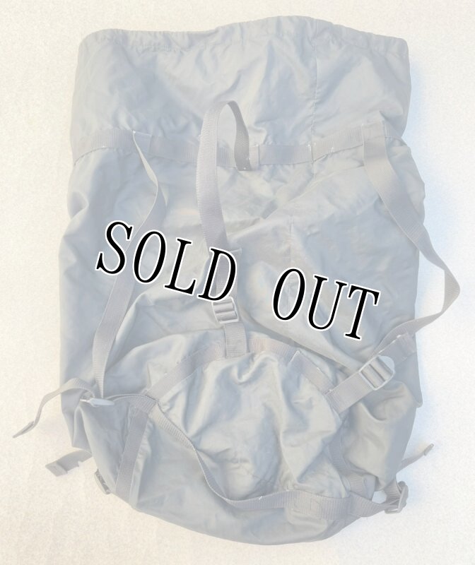 画像2: 米軍実物 スリーピングバッグ スタッフバッグ 圧縮サック  (2)