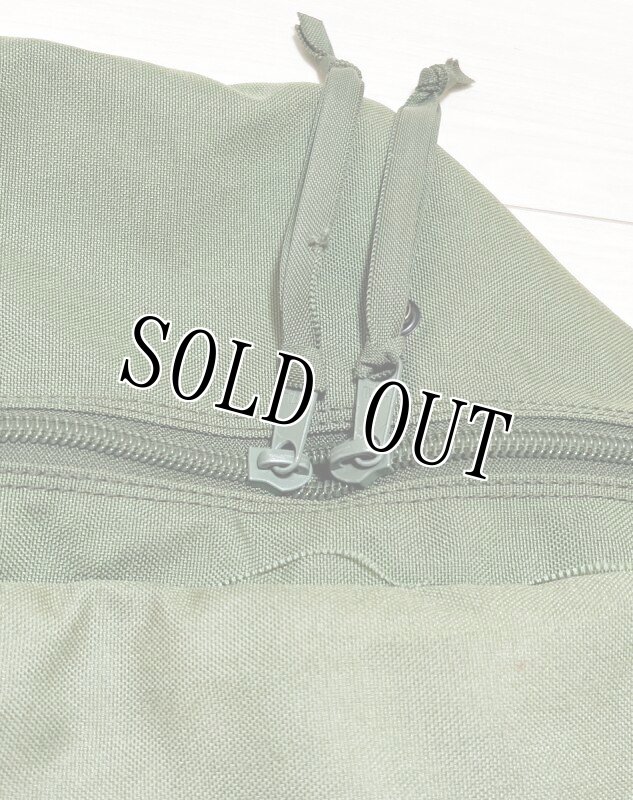 画像6: 米軍放出品 ナイロン　パラシュート キットバッグ  (6)