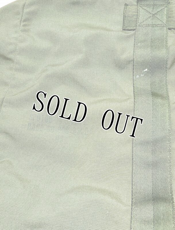 画像2: 米軍放出品 ナイロン　パラシュート キットバッグ  (2)