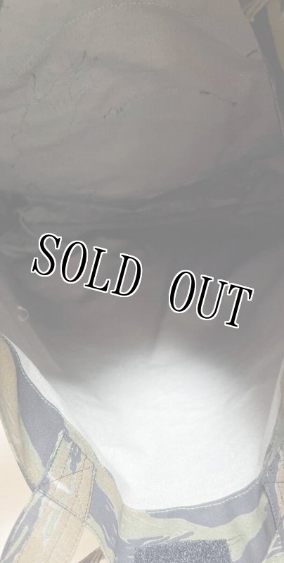 画像4: 米軍 ローカルメイド タイガーストライプトートバッグ OKINAWA ヴィンテージワッペン (4)