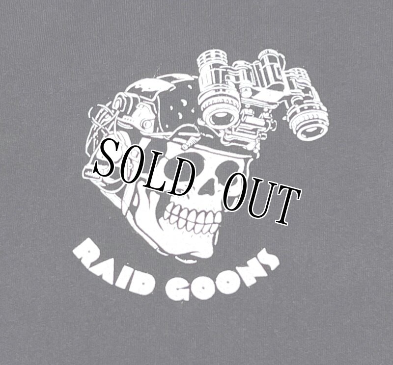 画像2: 米軍放出品  RAID GOONS Tシャツ MEDIUM (2)