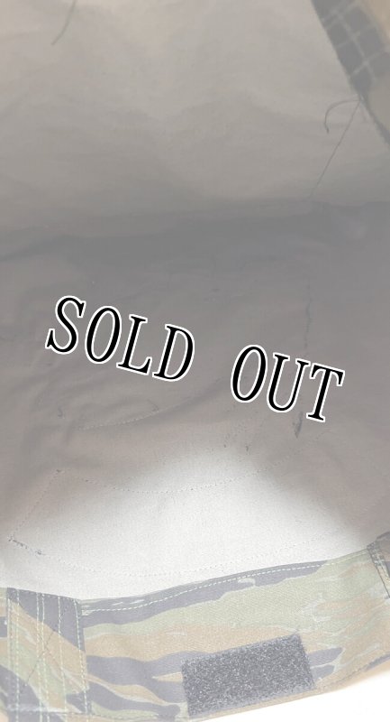 画像4: 米軍 ローカルメイド タイガーストライプトートバッグ　OKINAWA ヴィンテージワッペン (4)