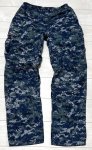画像1: 米軍実物　US NAVY,　迷彩パンツ 　MEDIUM-REGULAR (1)