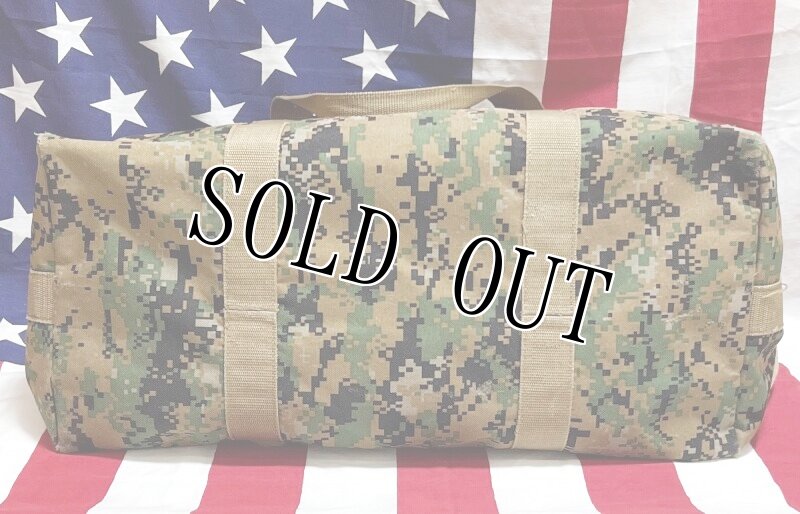 画像4: 米軍放出品 USMC ピクセルボストンバッグ (4)