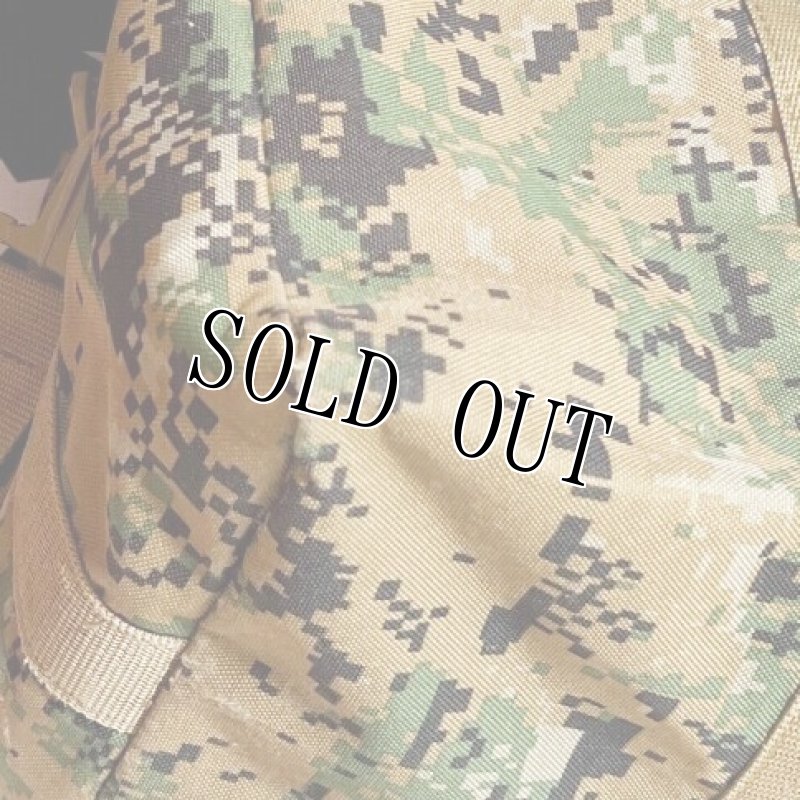 画像6: 米軍放出品 USMC ピクセルボストンバッグ (6)