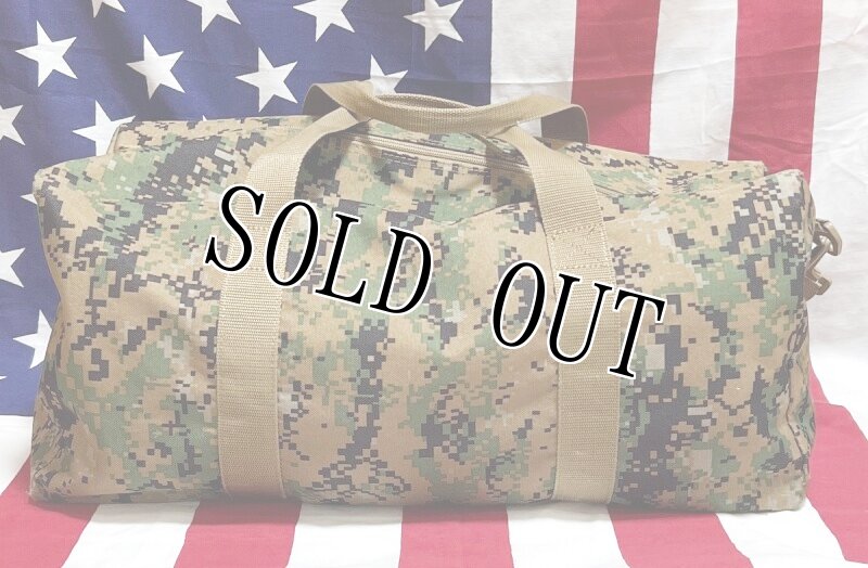 画像2: 米軍放出品 USMC ピクセルボストンバッグ (2)
