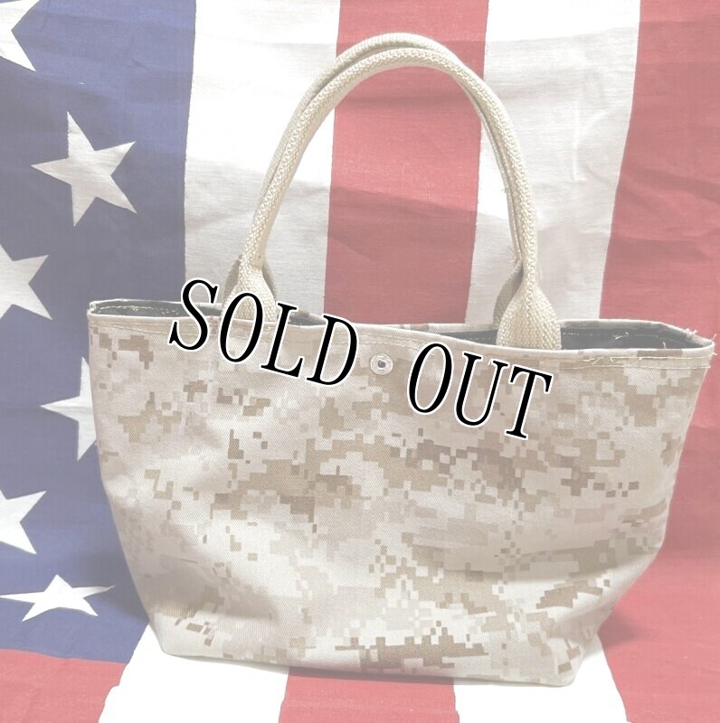 画像2: 米軍実物　USMC MARINES　BDU生地　迷彩リメイクミニバッグ　デザート (2)