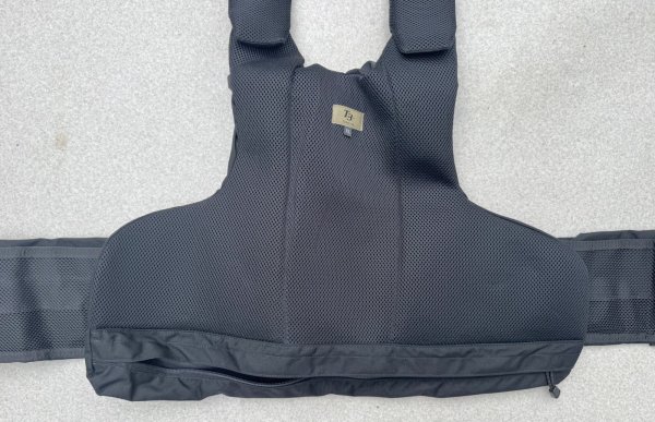米軍実物 T3 Gear Geronimo 3 Plate Carrier ボディーアーマー／ベスト