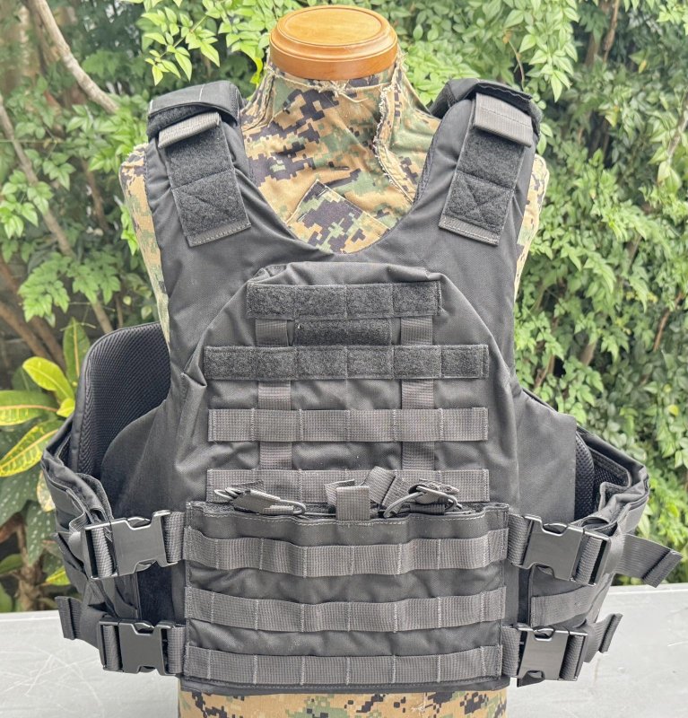 画像1: 米軍実物 T3 Gear Geronimo 3 Plate Carrier (1)