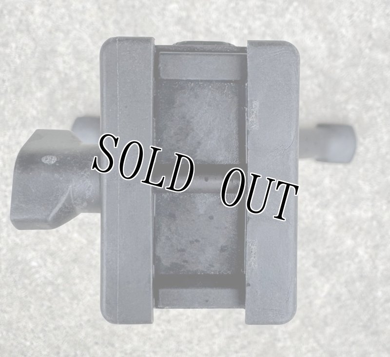 画像7: 米軍実物 GPS Grip Pod バイポッド グリップ 二脚 (7)