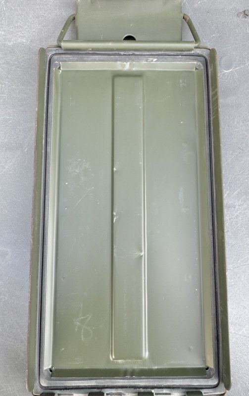 画像8: 米軍実物 アーモボックス 弾薬ケース　 (8)