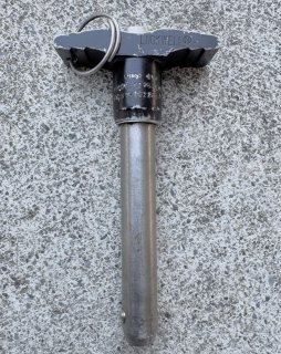 米軍実物 COLT チャージング ハンドル コッキング 部品・パーツ