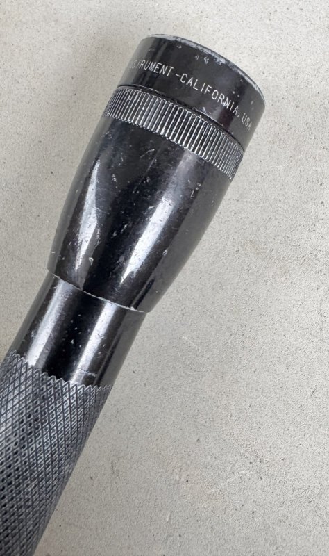 画像3: 米軍放出品 MAG-LITE(マグライト) MINI 懐中電灯   (3)