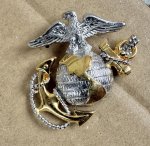 画像1: 米軍実物 U.S.MARINE ドレスキャップ 将校 帽章 (1)