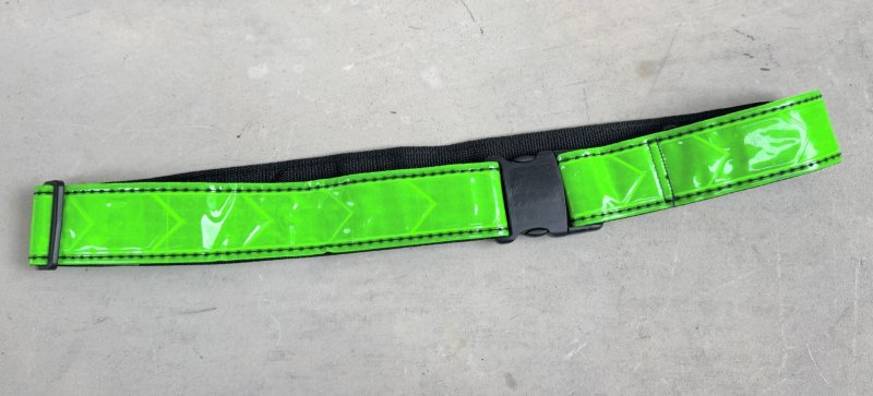 画像1: 米軍放出品　リフレクションべルト　反射ベルト　グリーン (1)