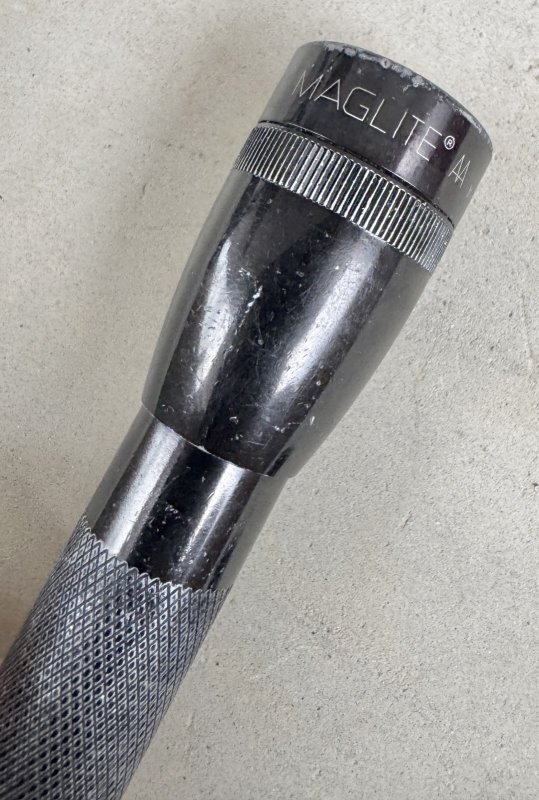 画像2: 米軍放出品 MAG-LITE(マグライト) MINI 懐中電灯   (2)