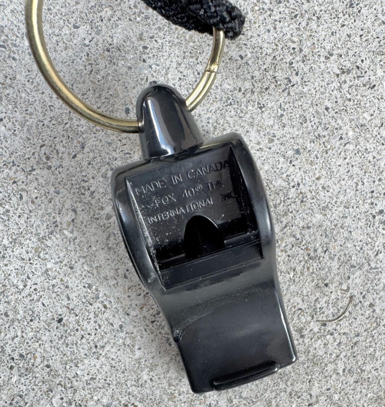 画像2: 米軍放出品 Fox 40 クラシック ホイッスル BK (2)