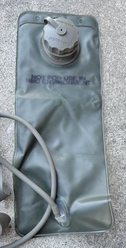 画像3:  米軍実物 ACUハイドレーション システム バックパック (3)