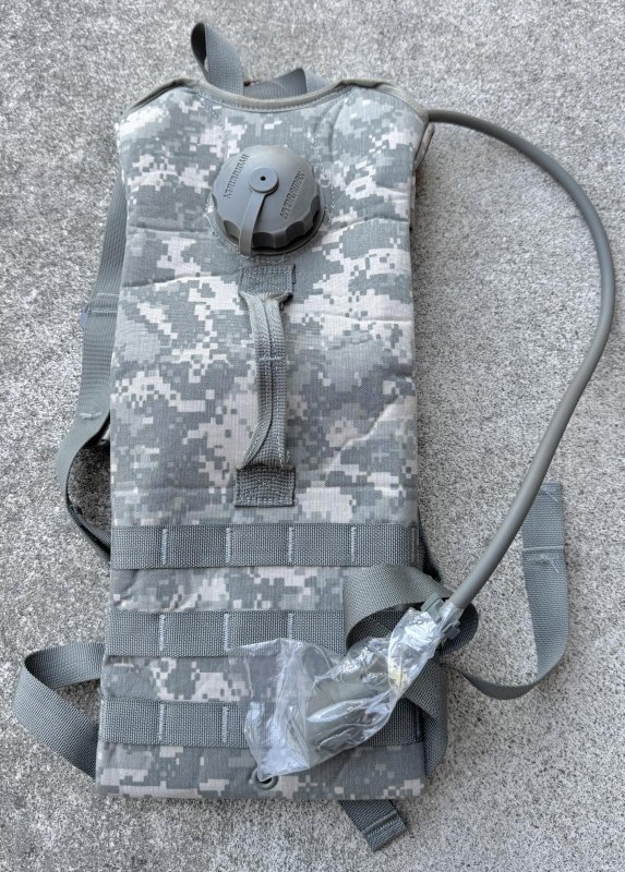 画像1:  米軍実物 ACUハイドレーション システム バックパック (1)