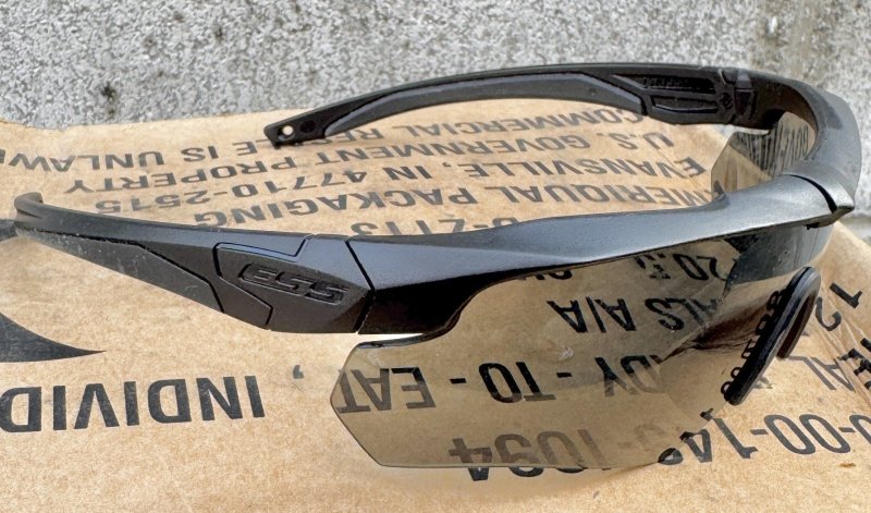 画像2: 海兵隊放出品 CROSSBOW ESSサングラス (2)
