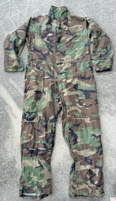 画像1: 米軍実物 迷彩　ウッドランド　メカニックカバーオール　XL (1)