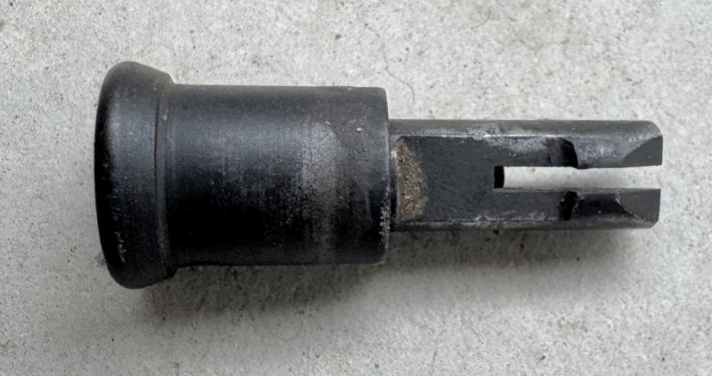 画像3: 米軍実物 Mil-Spec コルト Colt AR-15 M16/M4 フォワード アッセンブリー ノブ (3)