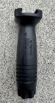 画像2: 米軍実物 KNIGHTS ARMAMENT ライフルグリップ    (2)