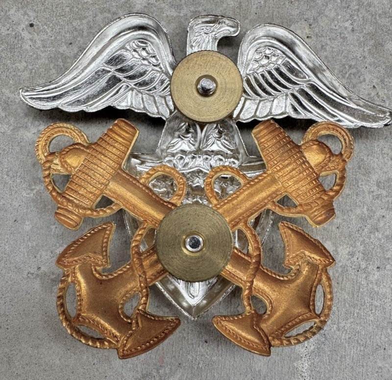 画像2: 米軍実物 U.S.NAVY ドレスキャップ 将校 帽章 (2)