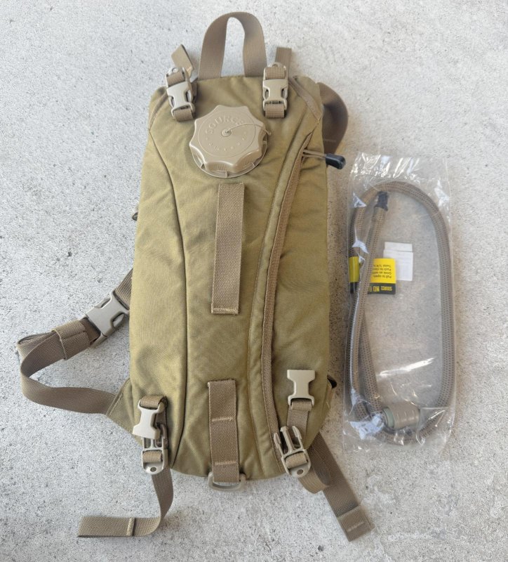 画像1: 希少！！海兵隊実物 ソース社 ハイドレーションシステム　コヨーテ (1)