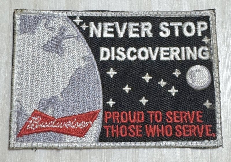 画像1: 米軍放出品 Budweiser 'Proud to Serve ベルクロ付き (1)