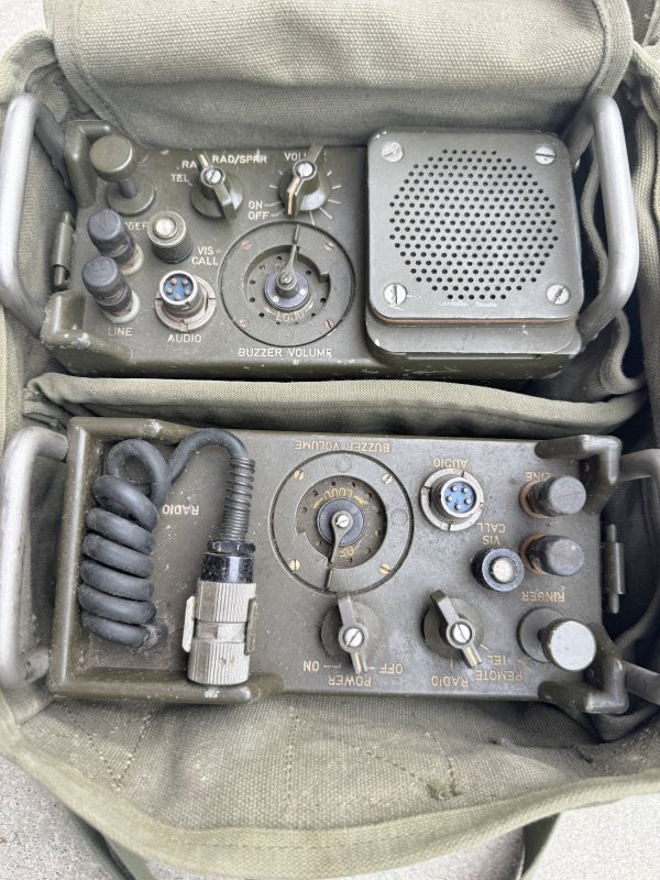 画像1: 米軍実物 ナム戦 GRA-39 C-2328B C-2329B コントロール ラジオ セット (1)