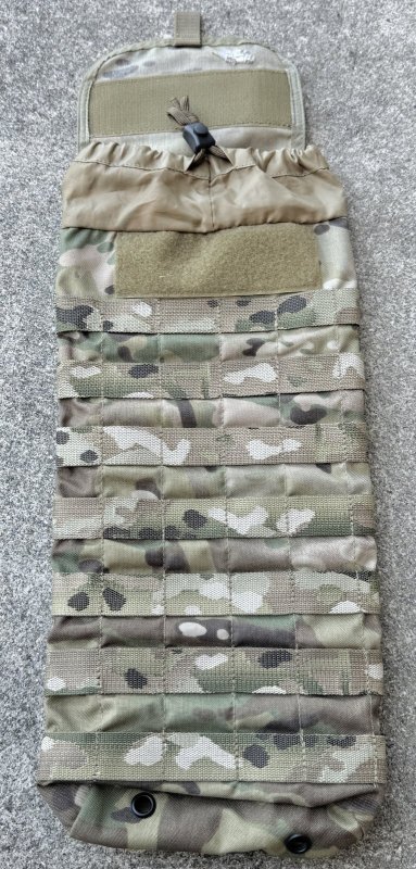 画像2: 海兵隊放出品 Tasmanian Tiger タスマニアンタイガー Bladder Pouch Multicam ブラッダー　ポーチ マルチカム (2)