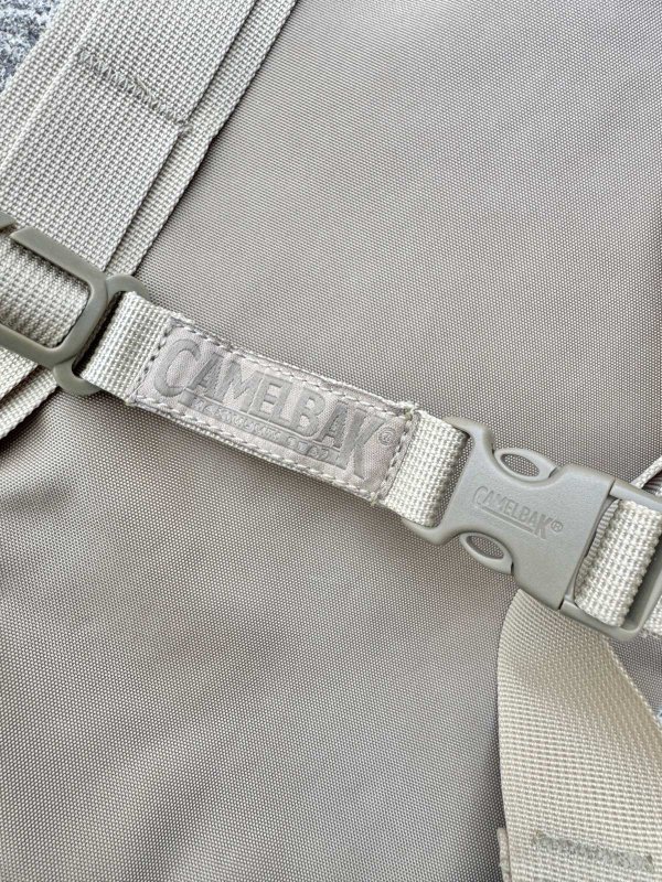 画像5: 米軍放出品　キャメルバック　デザート3C　70OZ(2リットル) (5)