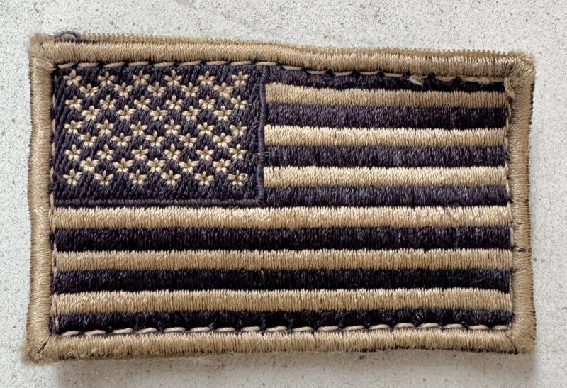 画像1: 米軍放出品 アメリカ国旗　星条旗　ワッペン　TAN (1)