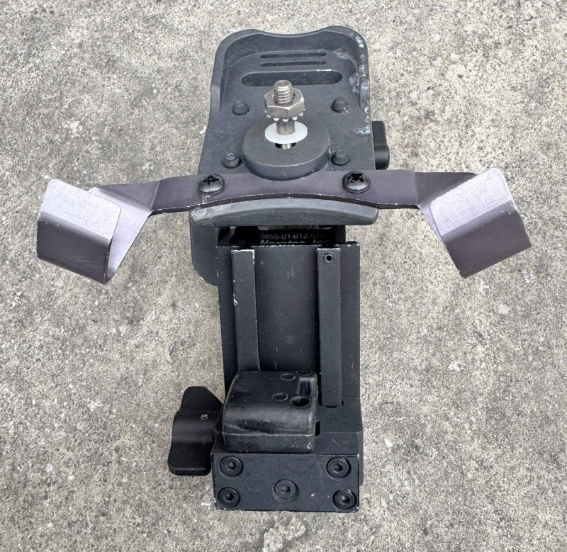 画像8: 米軍実物  NVG HELMET MOUNT TITANIUM RHNO II    NOROTOS マウントセット (8)