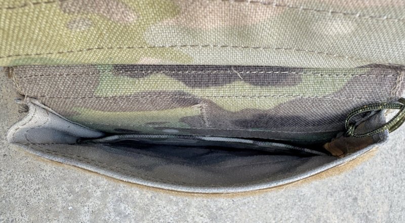 画像3: 米軍実物 EAGLE ユーティリティフラットポーチ スモール FR Molle Multicam Aircrew マルチカム  (3)