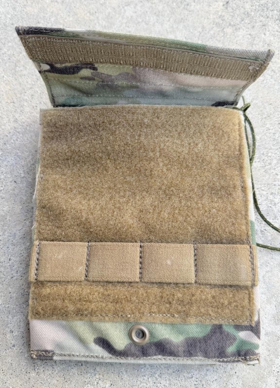 画像2: 米軍実物 EAGLE ユーティリティフラットポーチ スモール FR Molle Multicam Aircrew マルチカム  (2)