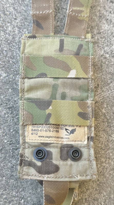画像5: 米軍実物 EAGLE Smoke Grenade Pouch  c  マルチカム SOFLCS  (5)