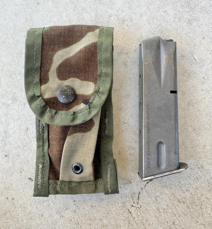 画像1: 米軍実物 9mm ベレッタ  マガジン ポーチセット (1)