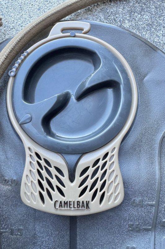 画像13: 米軍放出品 CAMELBAK キャメルバック   ハイドレーションバッグ AMBUSH（アンブッシュ）  (13)