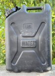 画像1: 米軍実物 WATER タンク　(プラスチック) ブラック　❸ (1)