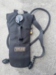 画像1: 米軍放出品 CAMELBAK   ハイドレーションバッグ 70 OZ(2リットル) (1)