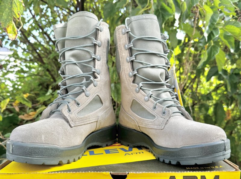 画像1: 米軍実物　Billeville ABU 600 ST ブーツ  7.5 R (1)