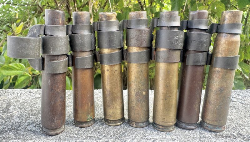 画像5: 米軍実物 12.7mm弾 空薬莢 ベルトリンク セット 7発 使用済み 安全品 (5)
