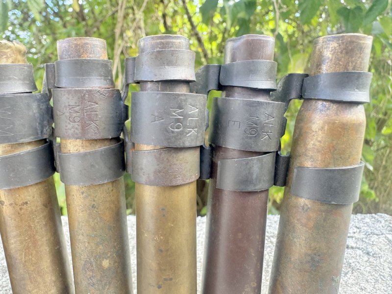 画像2: 米軍実物 12.7mm弾 空薬莢 ベルトリンク セット 7発 使用済み 安全品 (2)