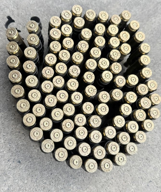 画像1: 米軍実物 7.62mm 100連発 ベルトリンク セット 空薬莢 ⑴ (1)