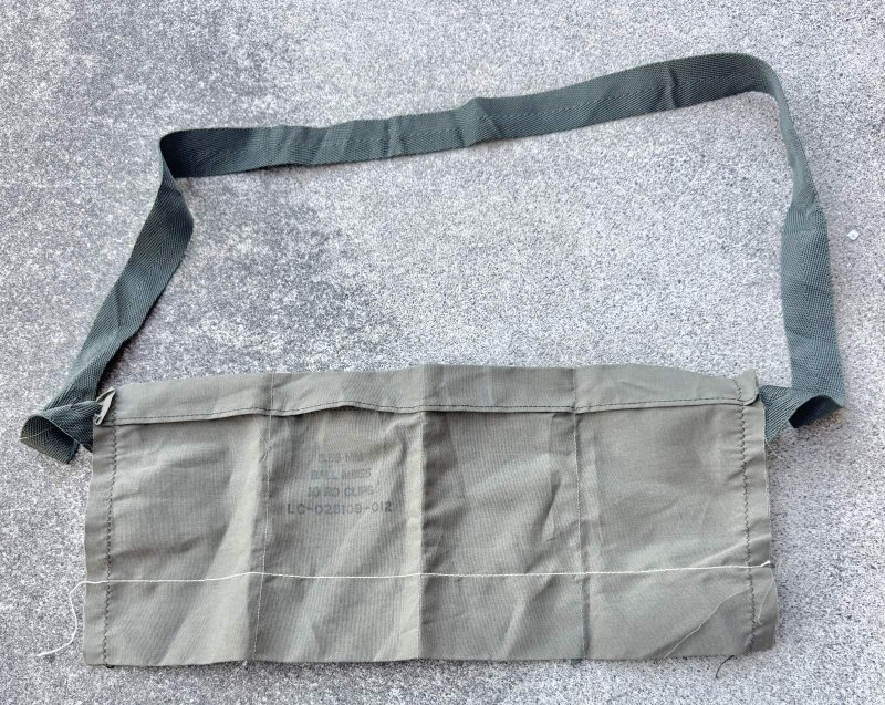 画像1: 米軍実物 M16 M855/5.56mm バンダリア ナム戦 (1)
