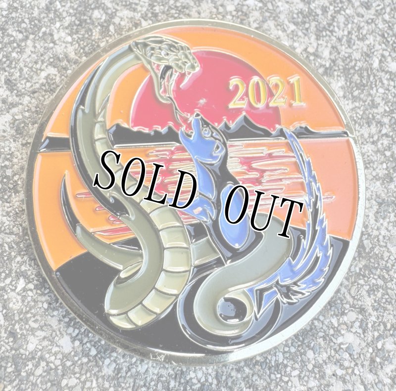 画像1: 米海軍実物 US NAVY BALL 2021 Okinawa チャレンジコイン  (1)