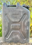画像1: 米軍実物 WATER タンク　(プラスチック) ブラック　❷ (1)